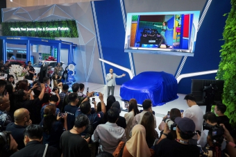 VINFAST LẬP KỶ LỤC TẠI IIMS SURABAYA 2025 VỚI 4 GIẢI THƯỞNG, VF 3 ĐƯỢC XƯỚNG TÊN “XE ĐIỆN ĐÔ THỊ TỐT NHẤT”